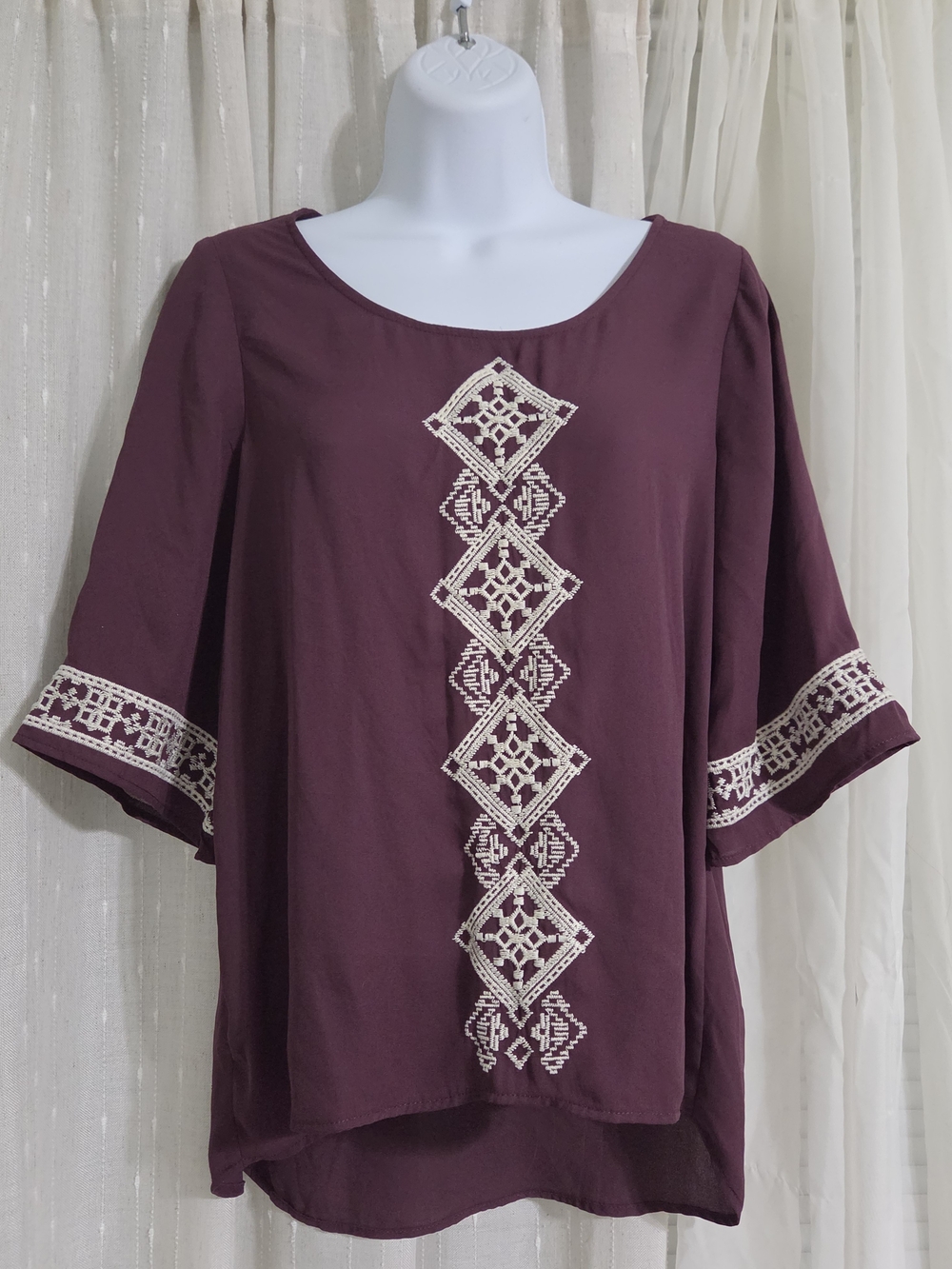Xhilaration Plum Embroidered Scoop Neck Tunic